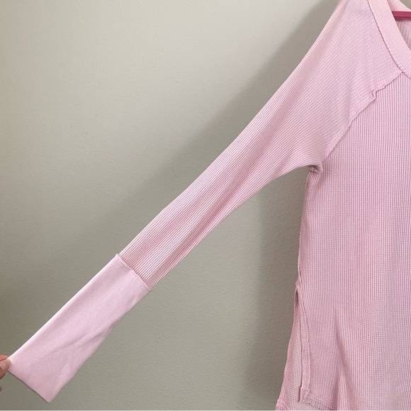 We the Free Pink Waffle Oversized Long Sleeve Slouchy Blouse Size Small - Picture 4 of 8